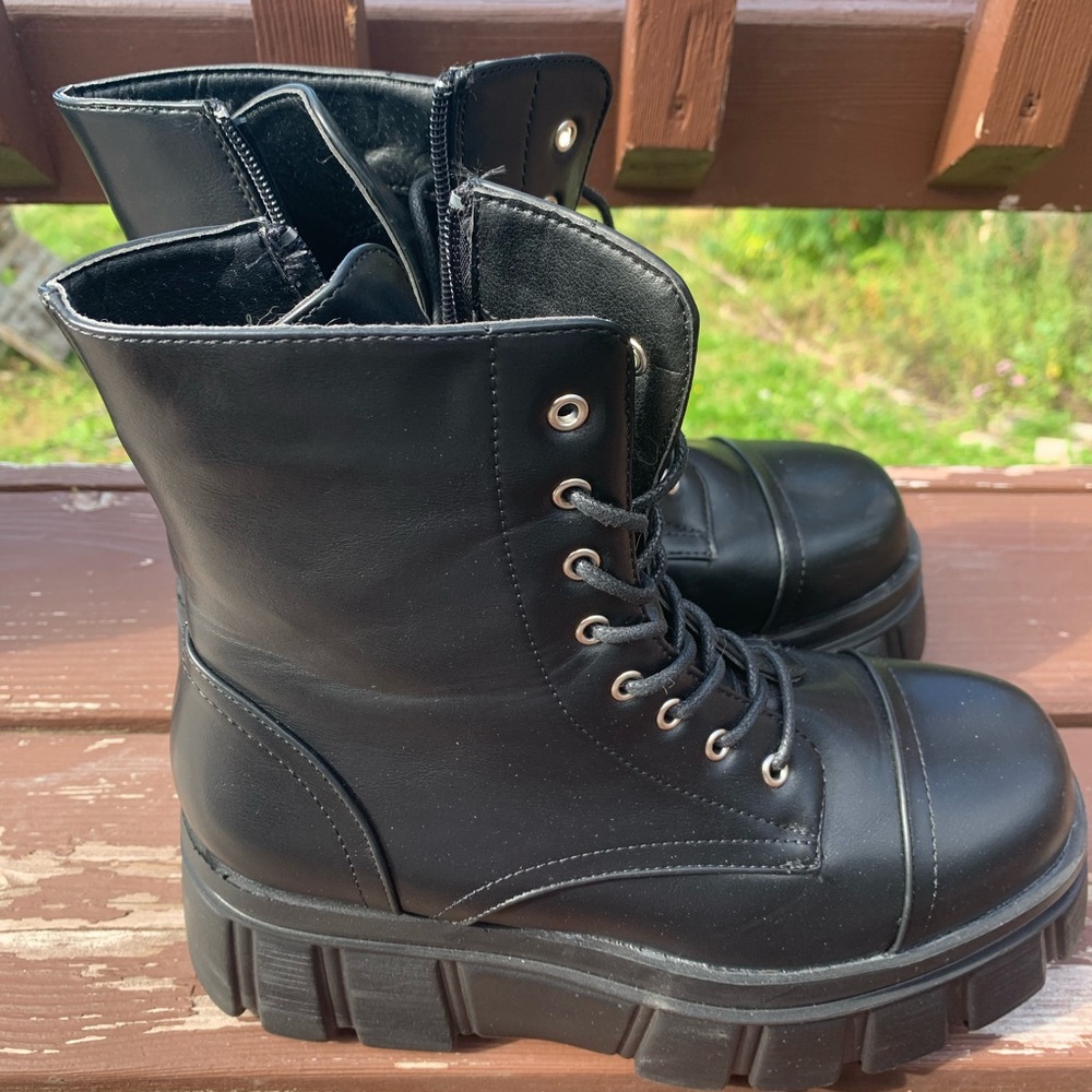 Platform boots